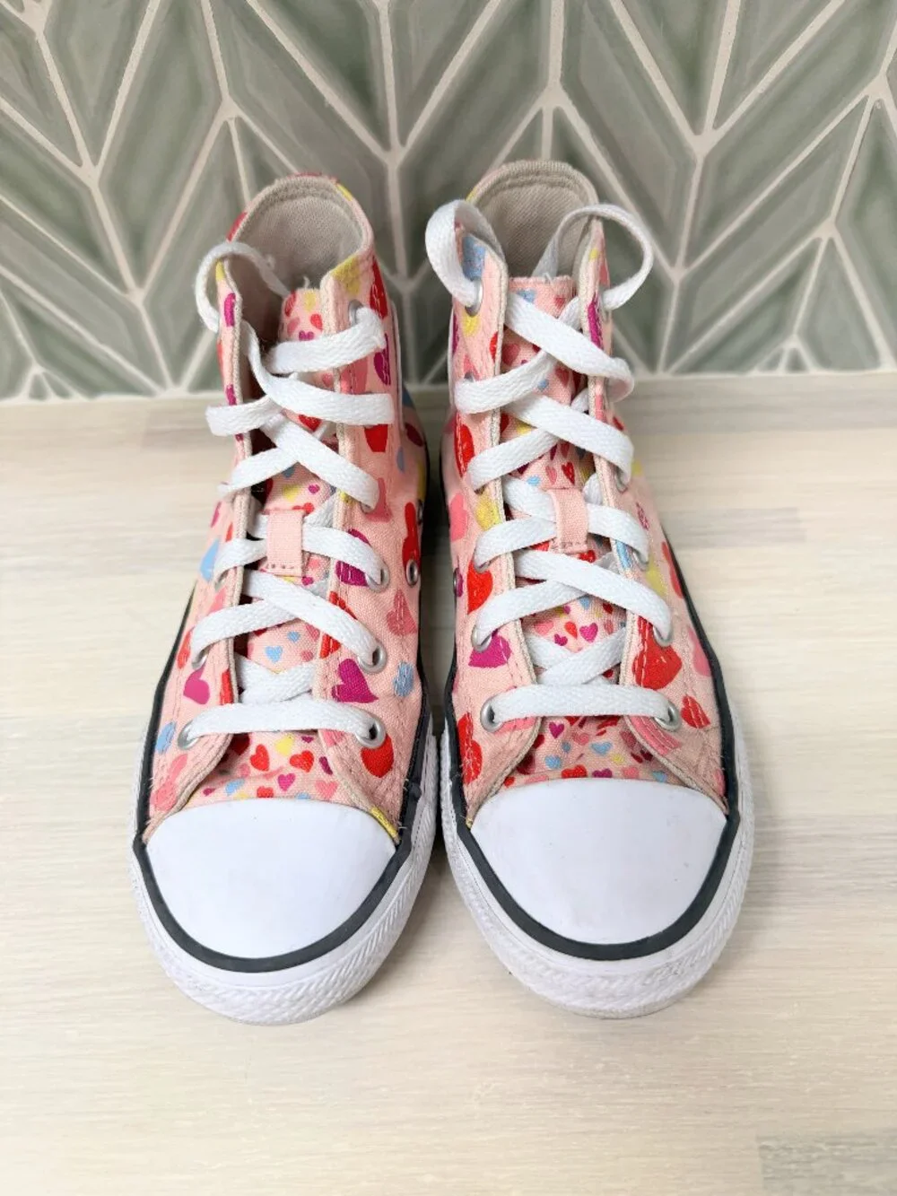 Youth Girls Converse All Star Chuck Taylor High Top Pink Hearts Sneakers size 1